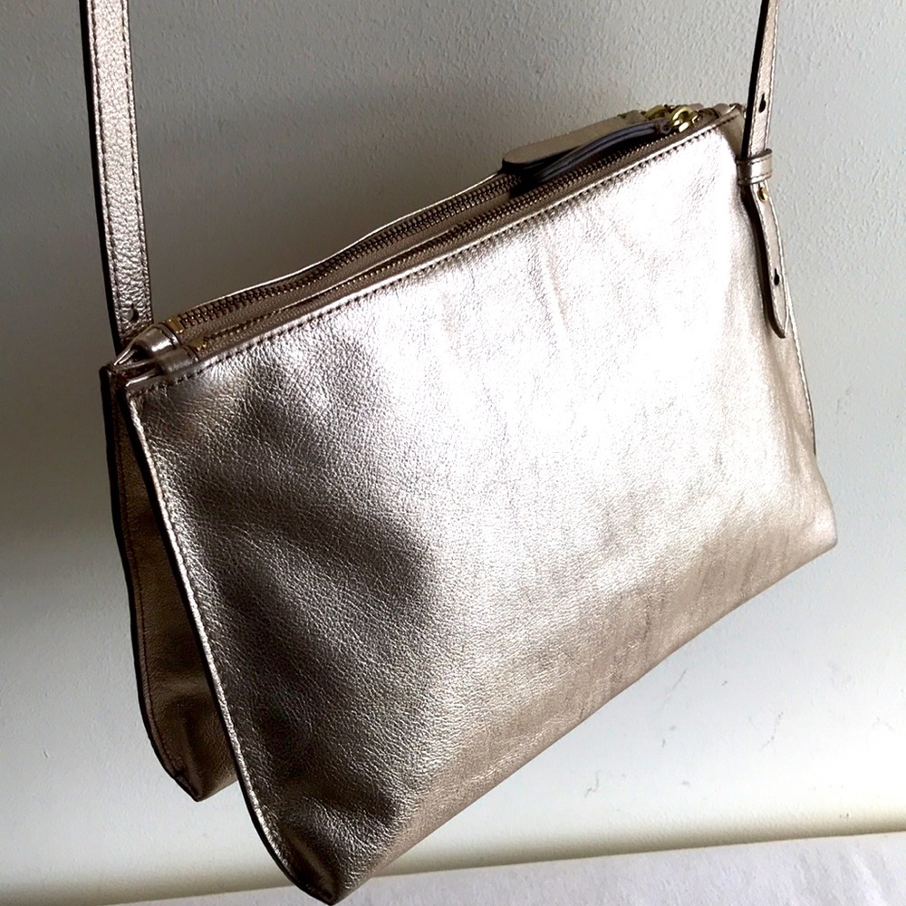VTG Banana Republic leather shoulder bag or clutch gold metallic pretty holiday